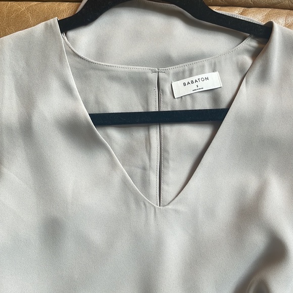 Aritzia Babaton blouse in putty grey - Picture 4 of 4